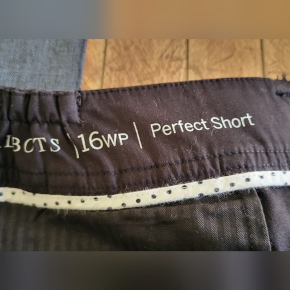 Talbots The Perfect Short Elastic Waist Shorts - Picture 5 of 9